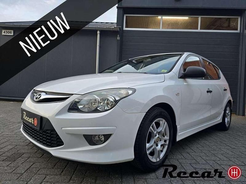 Wit Gebruikt 2010 Hyundai i30 Hatchback | € 4.695 (Eerlijke prijs) - Afbeelding 1/4