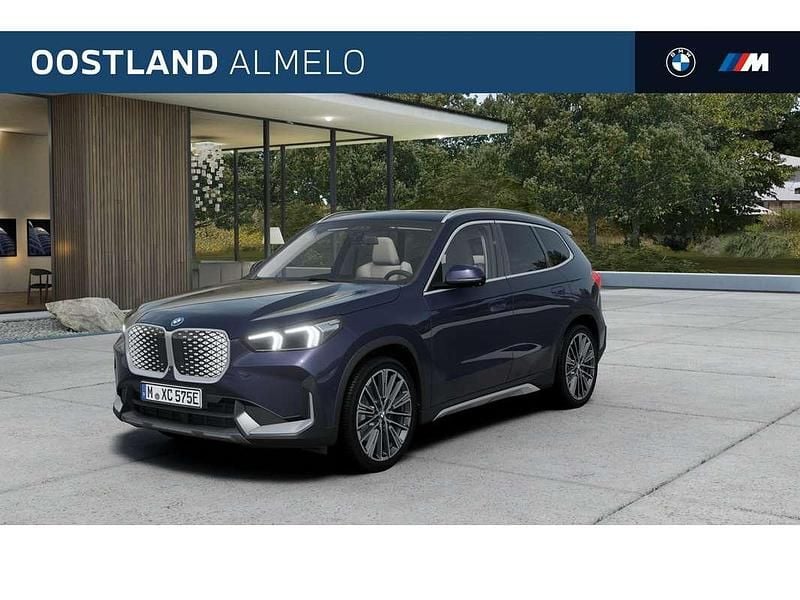 Blauw Nieuw 2025 BMW iX1 Comfort Edition SUV | € 64.100 (Iets duurder) - Afbeelding 1/4