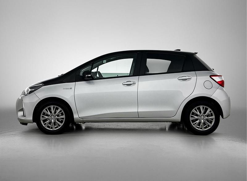 Occasion Toyota Yaris Hybrid 99 PK (72 kW) 2019 Grijs Hatchback