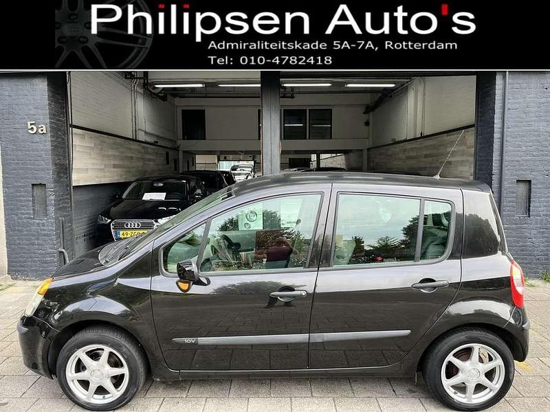 Zwart, metallic lak Gebruikt 2006 Renault Modus MPV | € 2.750 (Eerlijke prijs) - Afbeelding 1/4