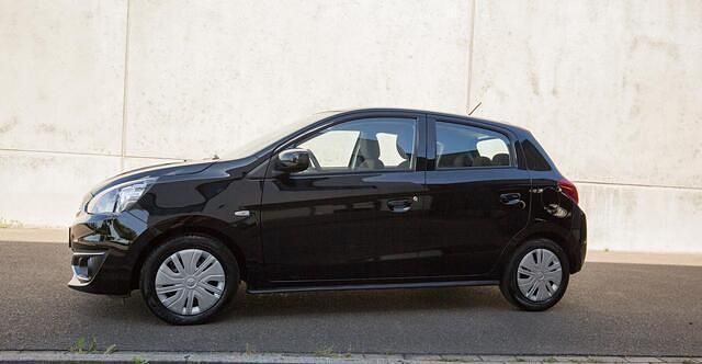 Zwart Gebruikt 2019 Mitsubishi Space Star Hatchback | € 7.800 (Goede deal) - Afbeelding 1/3
