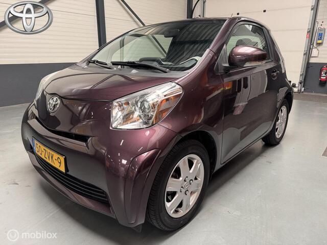 Paars Gebruikt 2011 Toyota iQ Hatchback | € 4.750 (Iets duurder) - Afbeelding 1/4