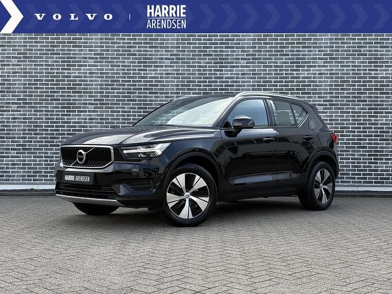 Zwart Gebruikt 2021 Volvo XC40 Momentum SUV | € 27.194 (Goede deal) - Afbeelding 1/4
