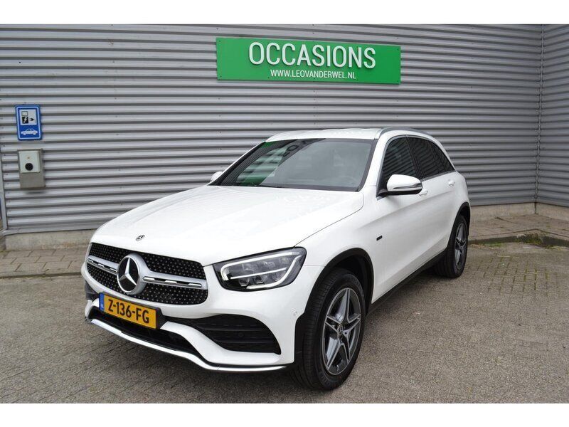 Wit Gebruikt 2020 Mercedes GLC300 AMG SUV | € 44.250 (Iets duurder) - Afbeelding 1/4