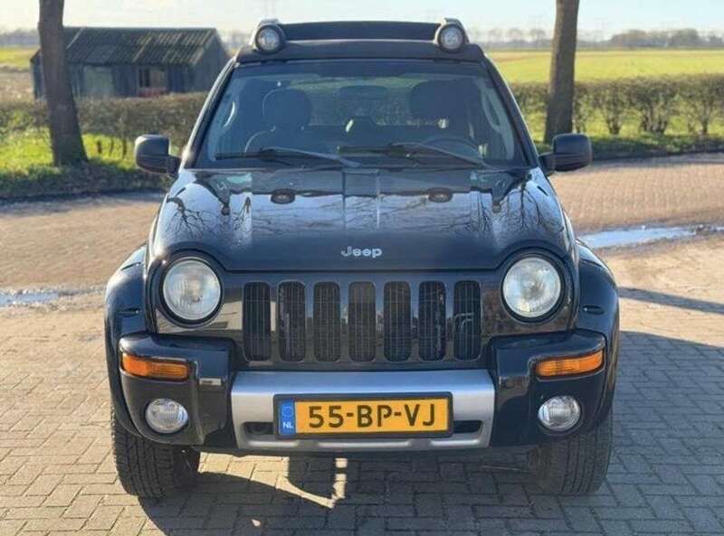 Zwart Gebruikt 2004 Jeep Cherokee Sport SUV | € 4.100 - Afbeelding 1/4