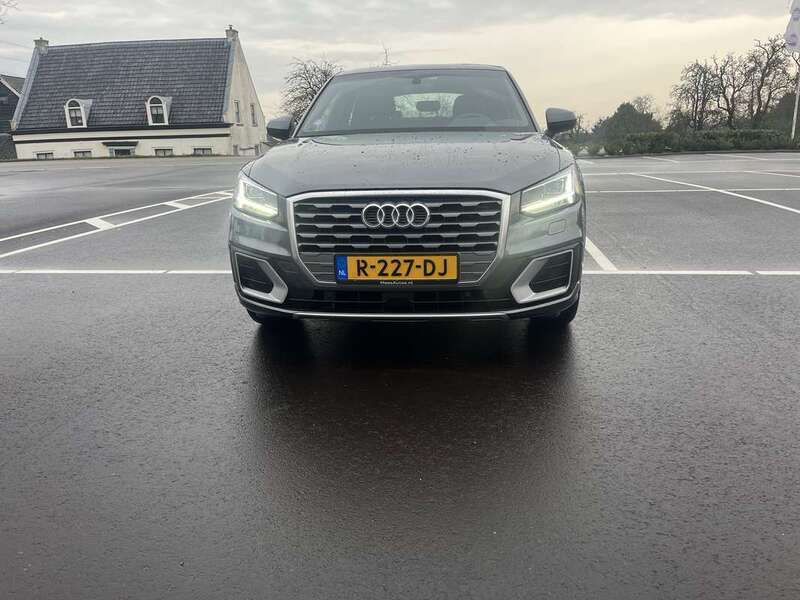 Grijs Gebruikt 2018 Audi Q2 SUV | € 24.900 (Iets duurder) - Afbeelding 1/4