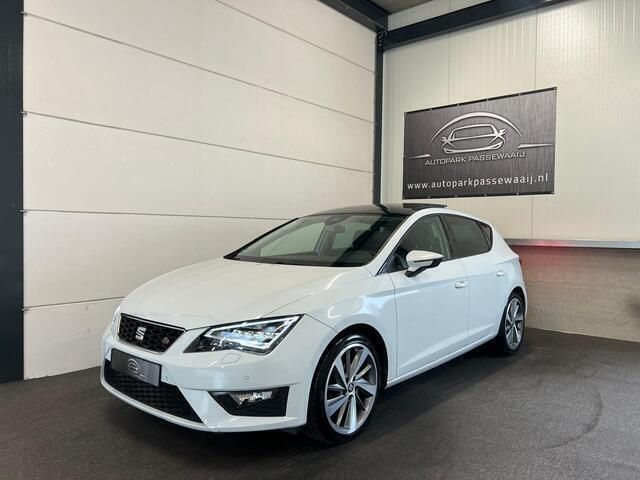 Wit Gebruikt 2016 Seat Leon FR Hatchback | € 14.950 (Iets duurder) - Afbeelding 1/4
