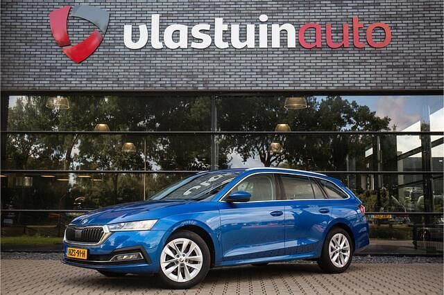Blauw Gebruikt 2024 Skoda Octavia Style Stationwagen | € 29.850 (Eerlijke prijs) - Afbeelding 1/4