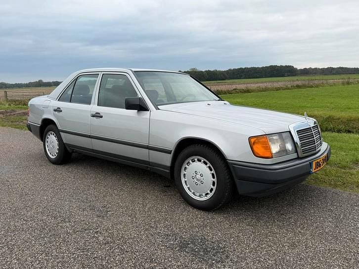 Occasion 1988 Mercedes E260 Sedan | € 10.998 - Afbeelding 1/4