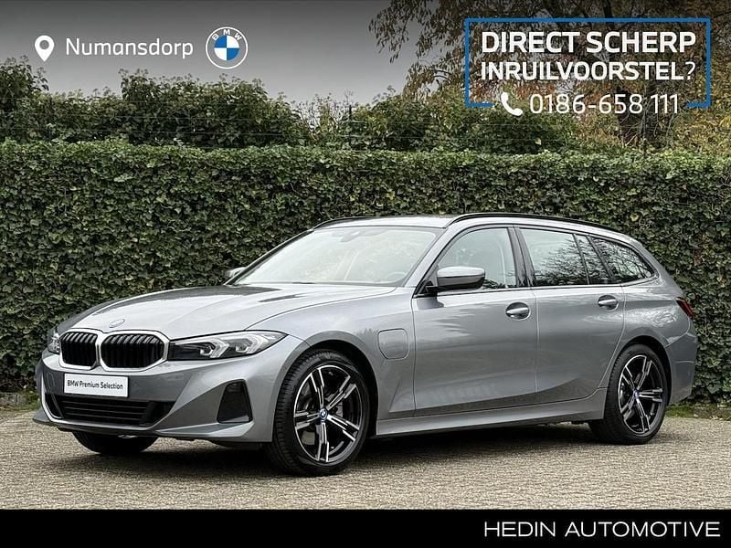 Grijs Gebruikt 2023 BMW 320e Shadowline Stationwagen | € 35.895 (Goede deal) - Afbeelding 1/3