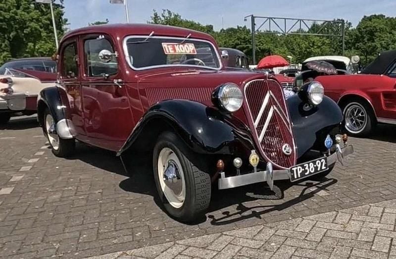 Rood Gebruikt 1950 Citroën Traction Avant Stationwagen | € 22.500 - Afbeelding 1/4