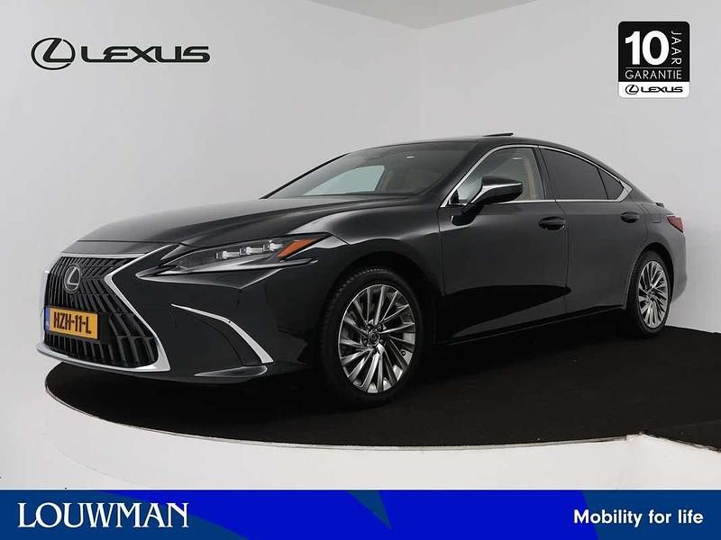 Zwart Gebruikt 2025 Lexus ES300 President Line Sedan | € 72.950 - Afbeelding 1/3