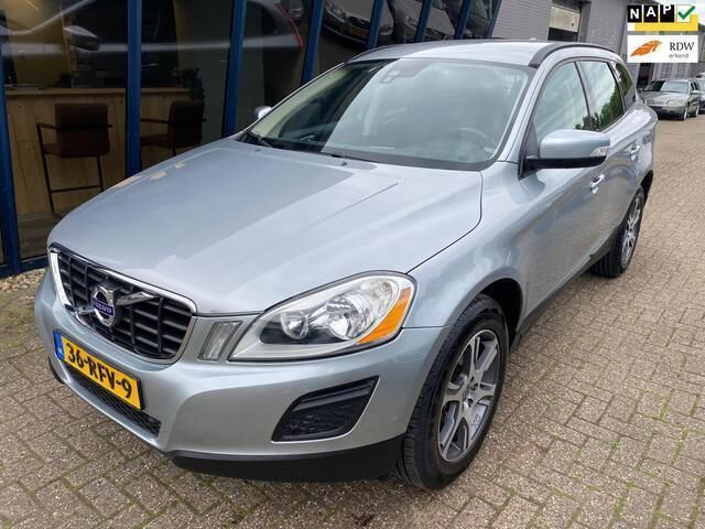 Grijs Gebruikt 2011 Volvo XC60 Kinetic SUV | € 15.945 (Iets duurder) - Afbeelding 1/4