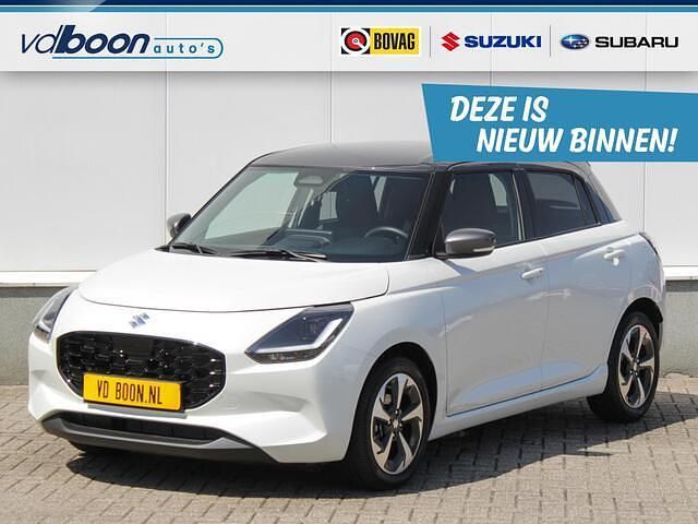 Wit Gebruikt 2024 Suzuki Swift Style Hatchback | € 24.445 (Iets duurder) - Afbeelding 1/4