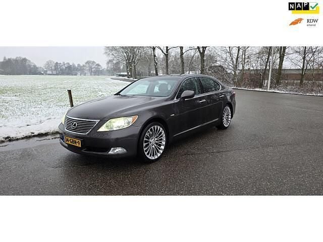 Bruin Occasion 2008 Lexus LS460 Luxury Line Sedan | € 6.450 - Afbeelding 1/4