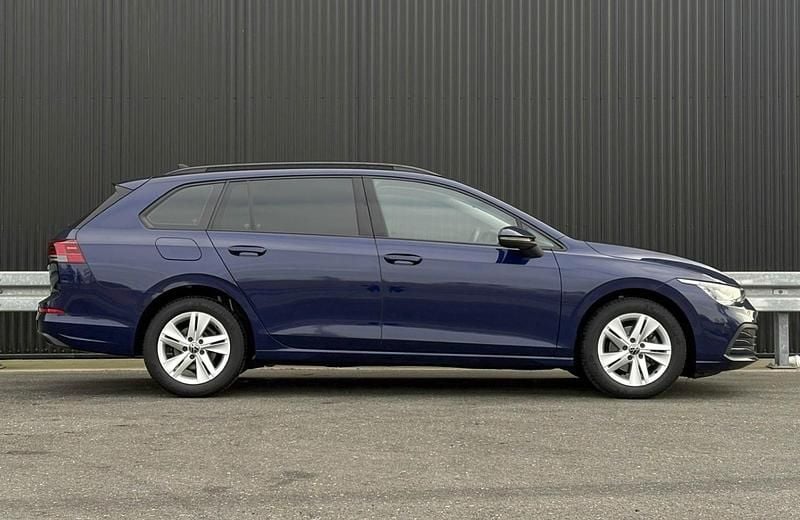 Occasion VW Golf VIII Life 110 PK (80 kW) 2023 Blauw Stationwagen