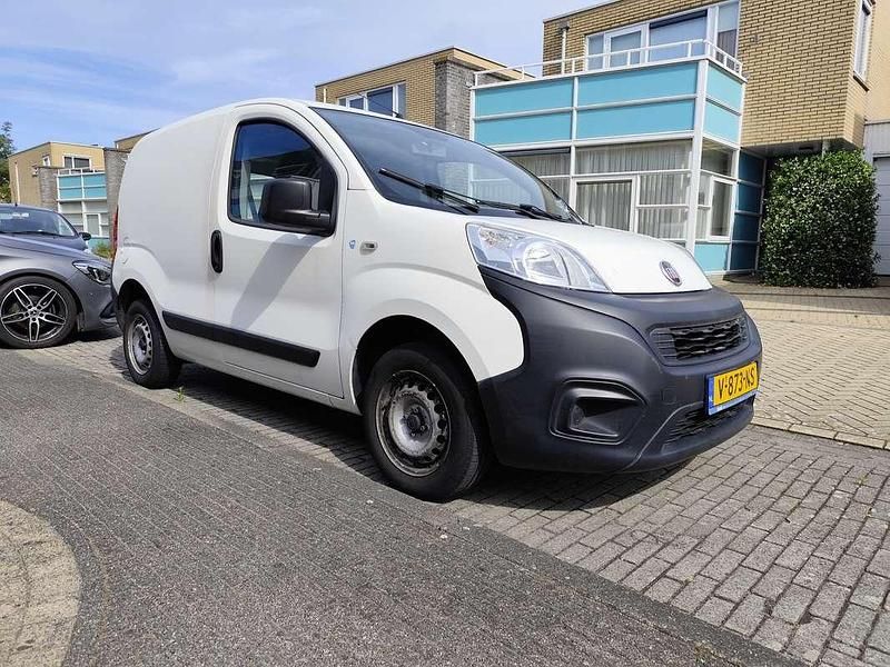 Wit Gebruikt 2018 Fiat Fiorino Basis MPV | € 5.000 (Super prijs) - Afbeelding 1/4