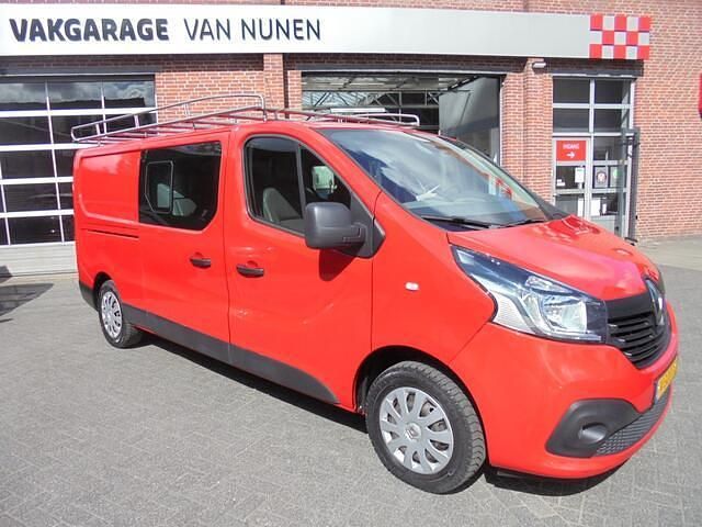 Rood Gebruikt 2018 Renault Trafic Van | € 13.950 (Eerlijke prijs) - Afbeelding 1/4