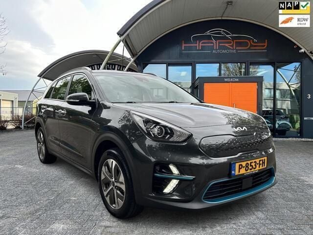 Grijs, metallic lak Gebruikt 2022 Kia e-Niro 3 SUV | € 22.880 (Super prijs) - Afbeelding 1/4
