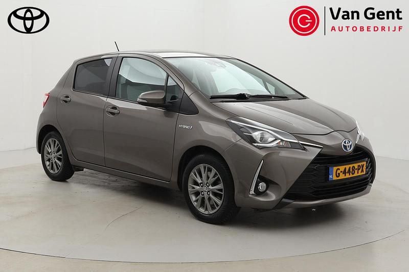 Grijs Gebruikt 2019 Toyota Yaris Hybrid Hatchback | € 16.499 (Eerlijke prijs) - Afbeelding 1/4