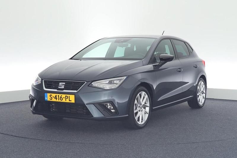 Grijs Occasion 2023 Seat Ibiza Business Hatchback | € 22.444 (Duur) - Afbeelding 1/4