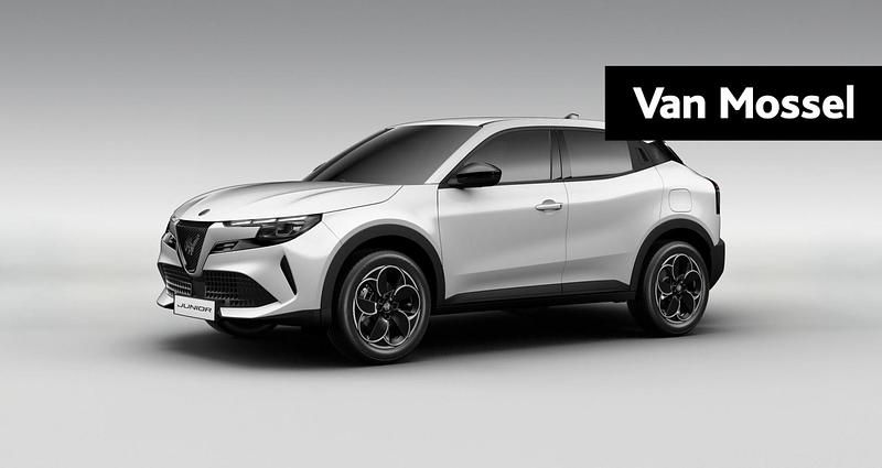 Wit Nieuw 2025 Alfa Romeo Junior SUV | € 36.249 (Eerlijke prijs) - Afbeelding 1/3