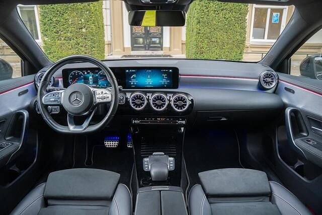 Occasion Mercedes A250 AMG 225 PK (165 kW) 2021 Zwart Hatchback