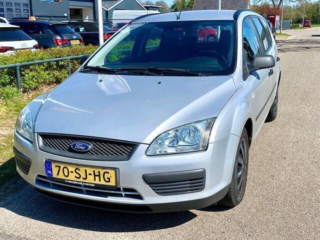 Grijs Gebruikt 2006 Ford Focus Stationwagen | € 1.499 (Goede deal) - Afbeelding 1/4