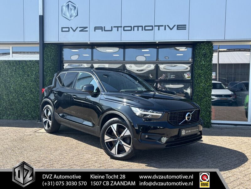 Zwart Gebruikt 2022 Volvo XC40 R-Design SUV | € 32.950 (Eerlijke prijs) - Afbeelding 1/4