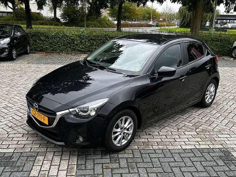 Zwart Gebruikt 2015 Mazda 2 Hatchback | € 10.500 (Goede deal) - Afbeelding 1/4