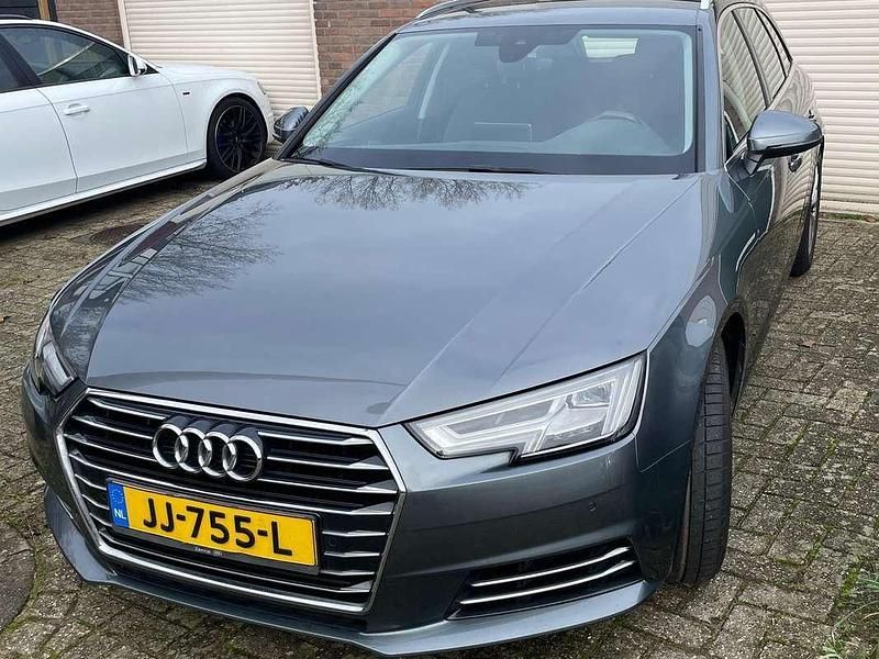 Grijs Gebruikt 2016 Audi A4 Design Stationwagen | € 9.499 (Iets duurder) - Afbeelding 1/4