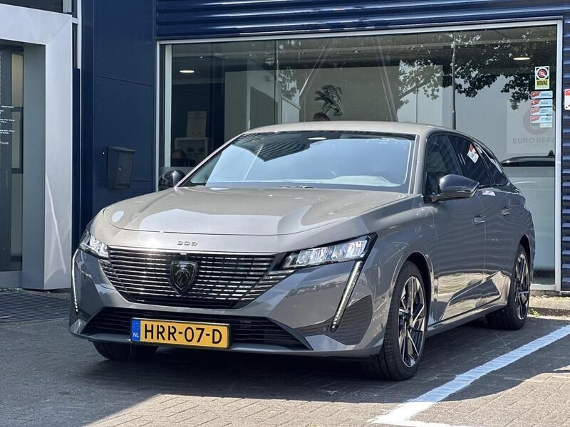 Grijs Nieuw 2025 Peugeot 308 Allure Stationwagen | € 43.150 (Iets duurder) - Afbeelding 1/3