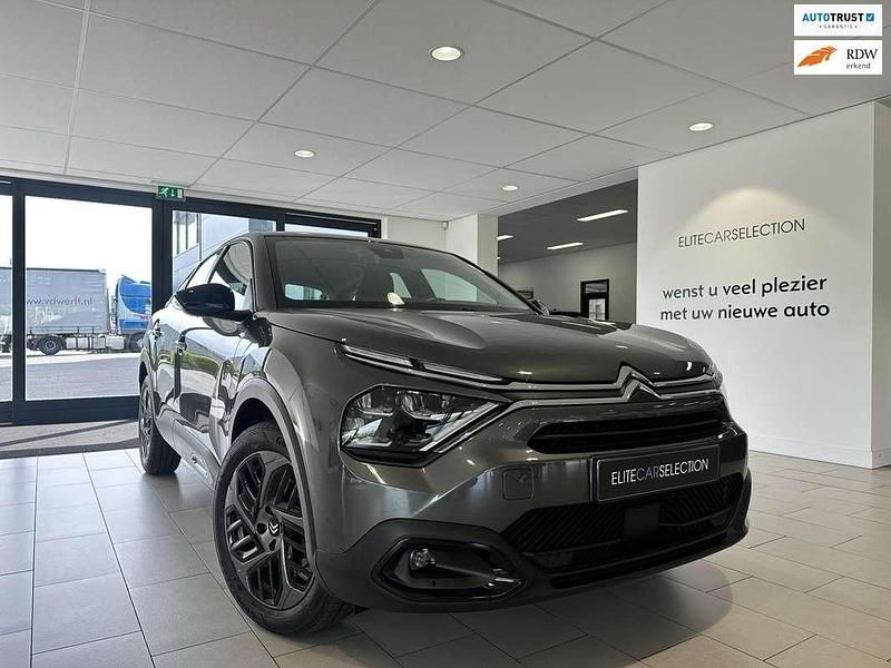 Zwart Gebruikt 2024 Citroën C4 PureTech SUV | € 19.950 (Super prijs) - Afbeelding 1/4