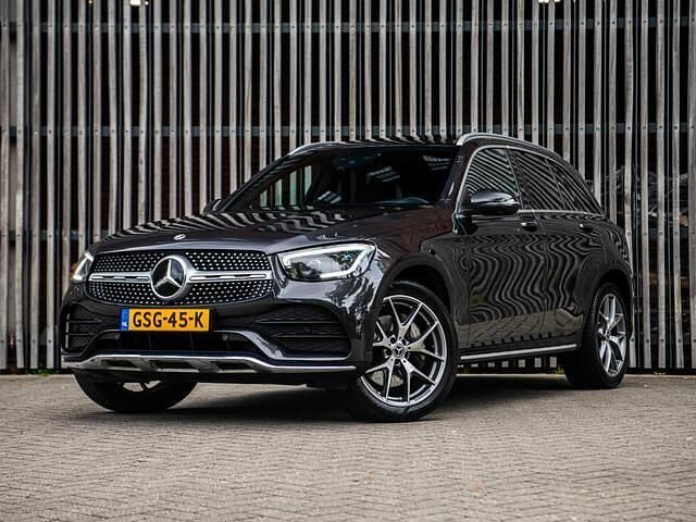 Grijs Gebruikt 2021 Mercedes GLC400d AMG Line Premium Plus SUV | € 57.950 - Afbeelding 1/4