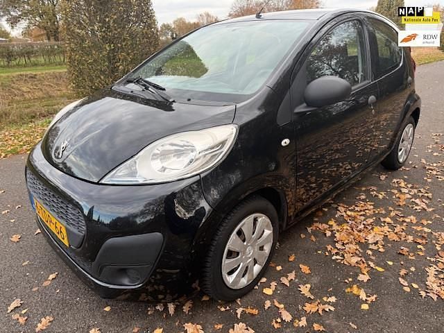 Zwart Gebruikt 2014 Peugeot 107 Hatchback | € 3.250 (Goede deal) - Afbeelding 1/4