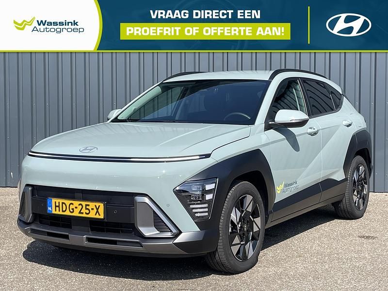 Groen Gebruikt 2025 Hyundai Kona Comfort SUV | € 36.895 (Duur) - Afbeelding 1/4