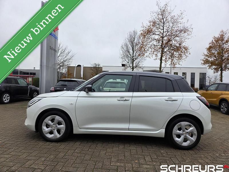 Wit (parellak) Gebruikt 2025 Suzuki Swift Hatchback | € 20.000 (Eerlijke prijs) - Afbeelding 1/4
