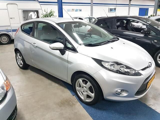 Occasion Ford Fiesta 60 PK (44 kW) 2012 Grijs Hatchback