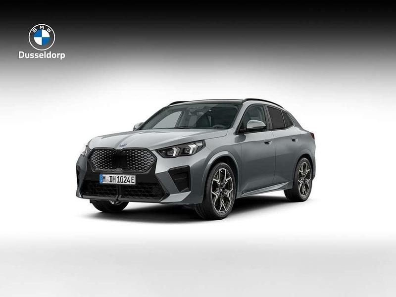 Grijs Nieuw 2025 BMW iX2 M Sport SUV | € 74.828 (Duur) - Afbeelding 1/4