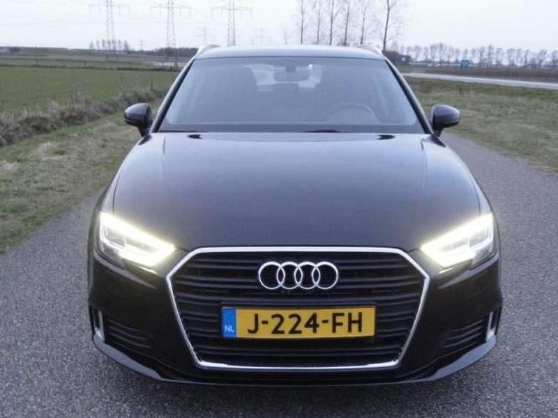 Zwart Gebruikt 2019 Audi A3 Sportback Hatchback | € 20.499 (Goede deal) - Afbeelding 1/4