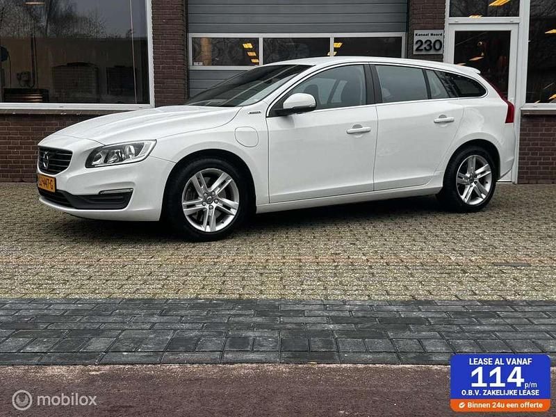Wit Gebruikt 2015 Volvo V60 R-Design Stationwagen | € 6.950 (Super prijs) - Afbeelding 1/4