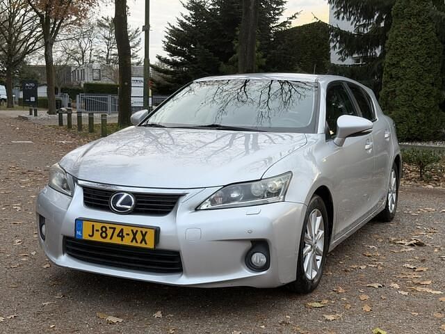 Grijs Occasion 2013 Lexus CT200h Business Edition Hatchback | € 9.250 (Eerlijke prijs) - Afbeelding 1/4