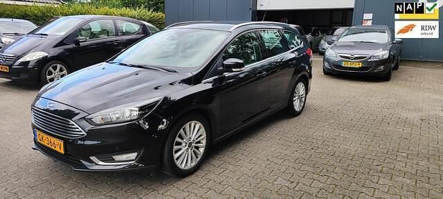 Zwart Gebruikt 2015 Ford Focus Titanium Stationwagen | € 5.699 (Goede deal) - Afbeelding 1/4