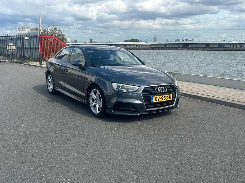 Grijs Gebruikt 2017 Audi A3 Sedan | € 9.999 (Super prijs) - Afbeelding 1/4