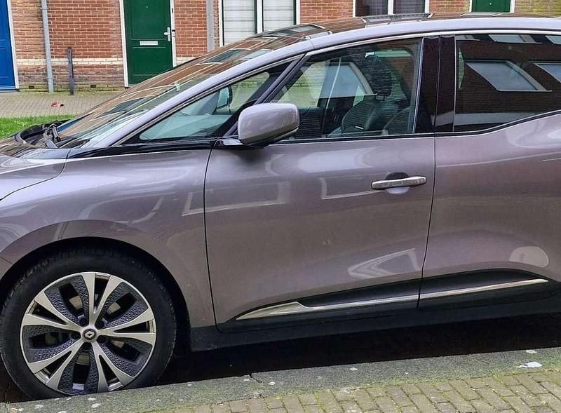Occasion Renault Scénic Bose Edition 140 PK (102 kW) 2019 Zilver MPV