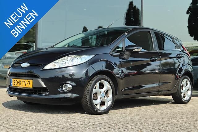 Zwart Gebruikt 2010 Ford Fiesta Titanium Hatchback | € 3.900 (Goede deal) - Afbeelding 1/4