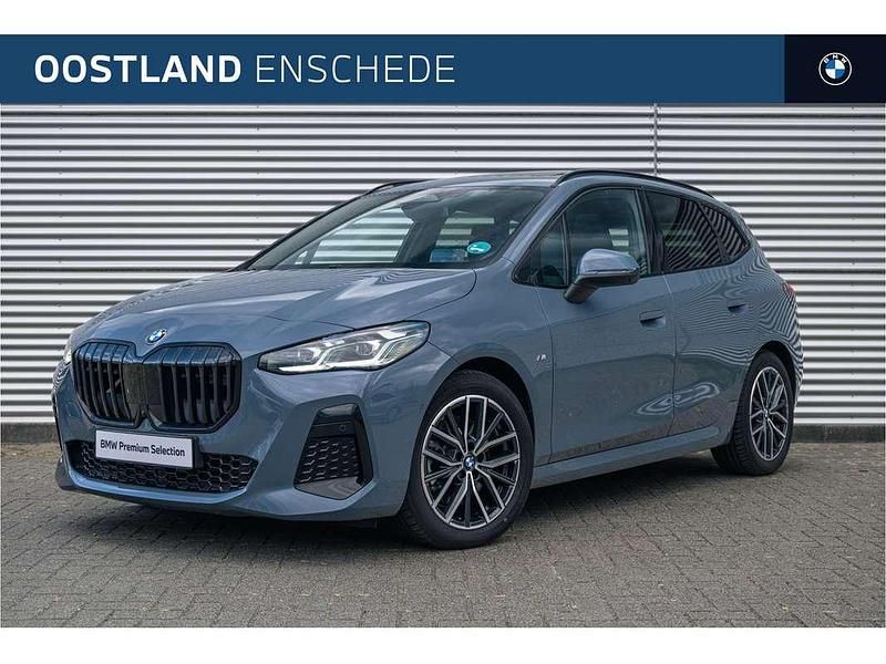 Grijs Gebruikt 2024 BMW 223 Active Tourer Executive MPV | € 45.000 - Afbeelding 1/4