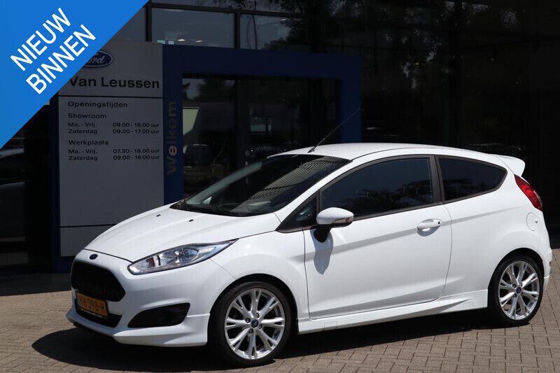 Wit Gebruikt 2015 Ford Fiesta Sport Hatchback | € 10.400 (Duur) - Afbeelding 1/4
