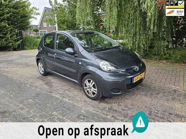 Grijs Gebruikt 2010 Toyota Aygo Comfort Hatchback | € 1.950 (Super prijs) - Afbeelding 1/4
