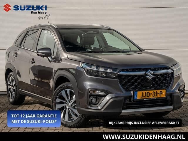 Grijs Gebruikt 2025 Suzuki SX4 S-Cross Style SUV | € 31.950 (Eerlijke prijs) - Afbeelding 1/3